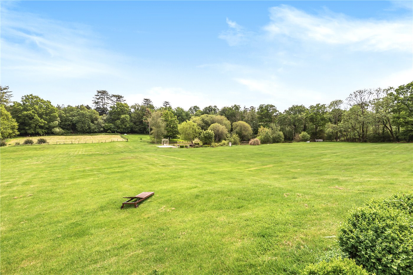 Farnham Road, Holt Pound, Farnham, GU10